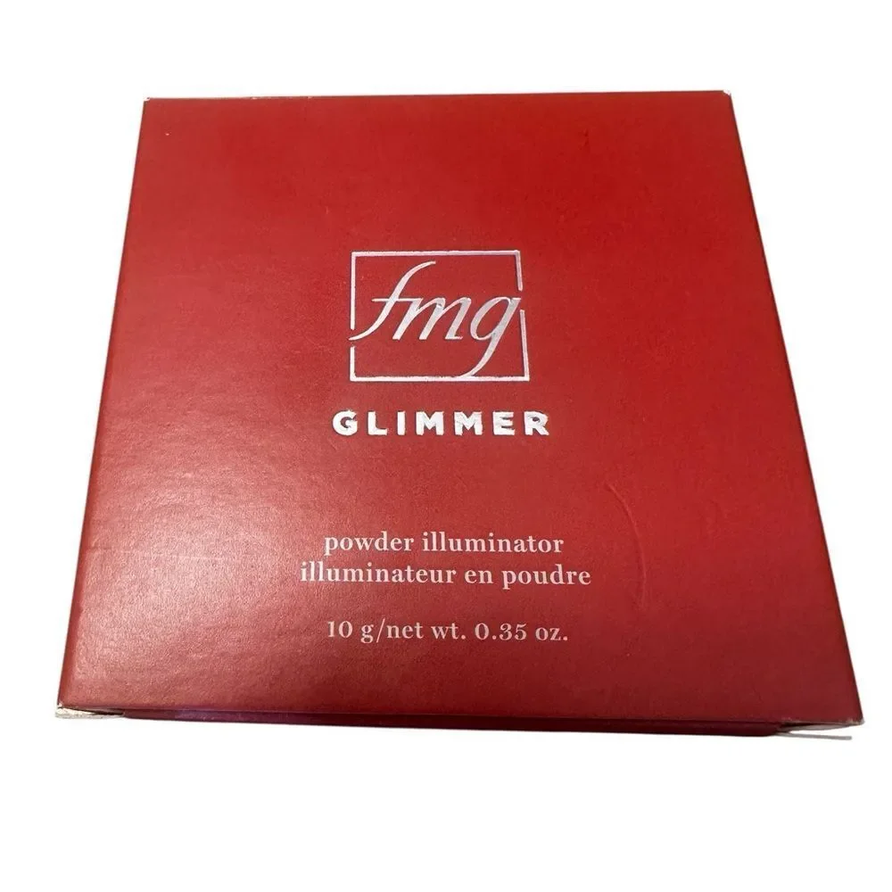 Avon fmg Glimmer Face Powder Illuminator in Prosecco.